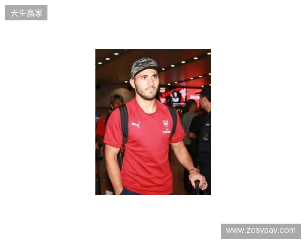 英超官方晒出图片:阿森纳U15全员抵达北京